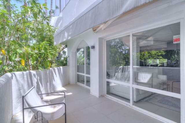 2 soveværelse Lejlighed til salg i La Reserva, Marbella med swimmingpool - € 370.000 (Ref: 9541794)