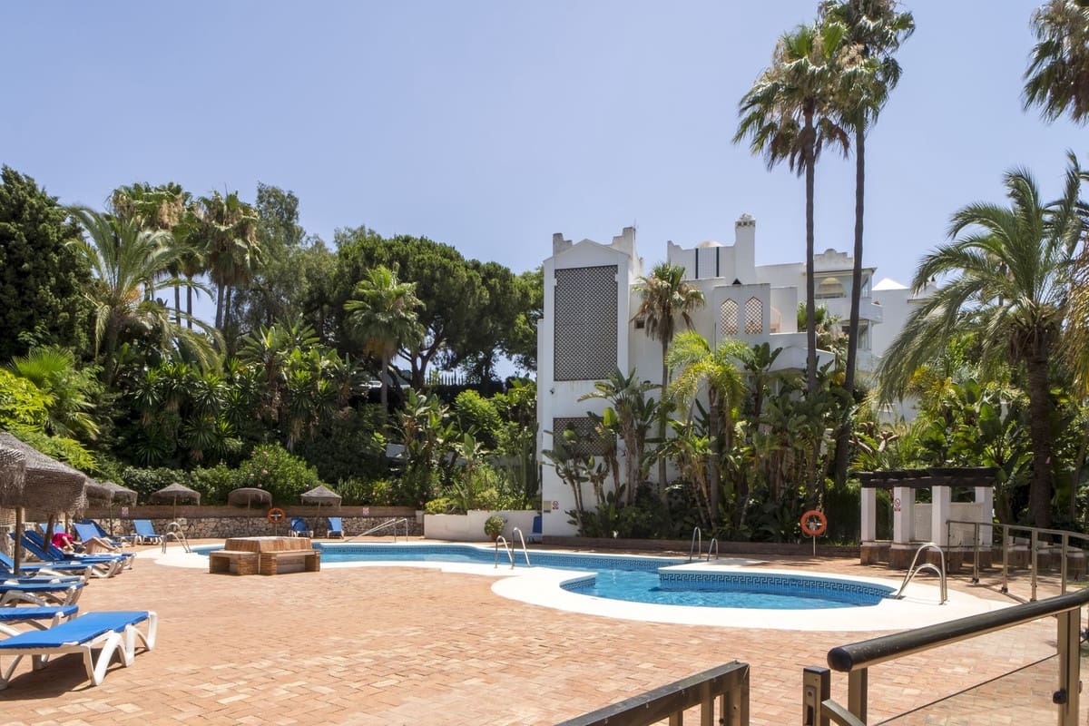 Apartamento de 2 habitaciones en La Reserva en venta con piscina - 370.000 € (Ref: 9541794)