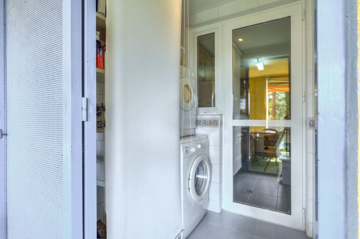 Apartamento de 2 habitaciones en Bahía de Marbella en venta con piscina garaje - 650.000 € (Ref: 9541795)