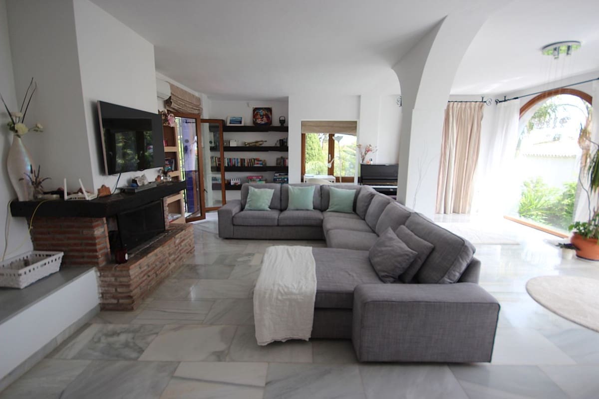 4 soveværelse Villa til leje i El Rosario med swimmingpool - € 5.300 (Ref: 9541796)