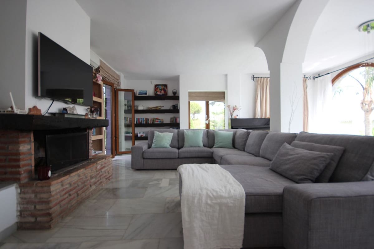 4 soveværelse Villa til leje i El Rosario med swimmingpool - € 5.300 (Ref: 9541796)