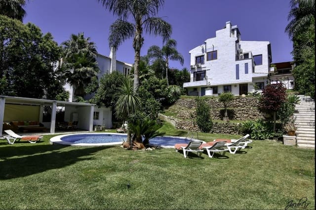 4 soveværelse Villa til leje i El Rosario, Marbella med swimmingpool - € 5.300 (Ref: 9541796)