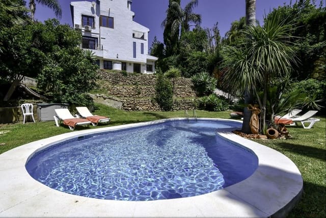 4 soveværelse Villa til leje i El Rosario, Marbella med swimmingpool - € 5.300 (Ref: 9541796)