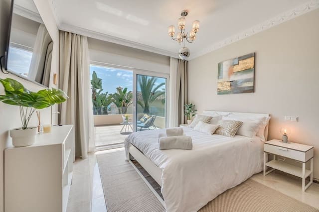 6 bedroom Villa for sale in Marbesa, Marbella with pool garage - € 2,400,000 (Ref: 9541797)