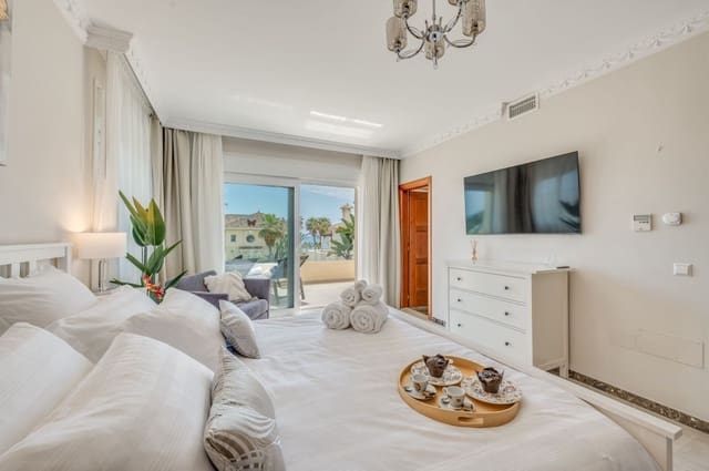 6 bedroom Villa for sale in Marbesa, Marbella with pool garage - € 2,400,000 (Ref: 9541797)