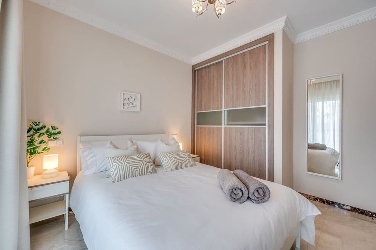 6 bedroom Villa for sale in Marbesa with pool garage - € 2,400,000 (Ref: 9541797)