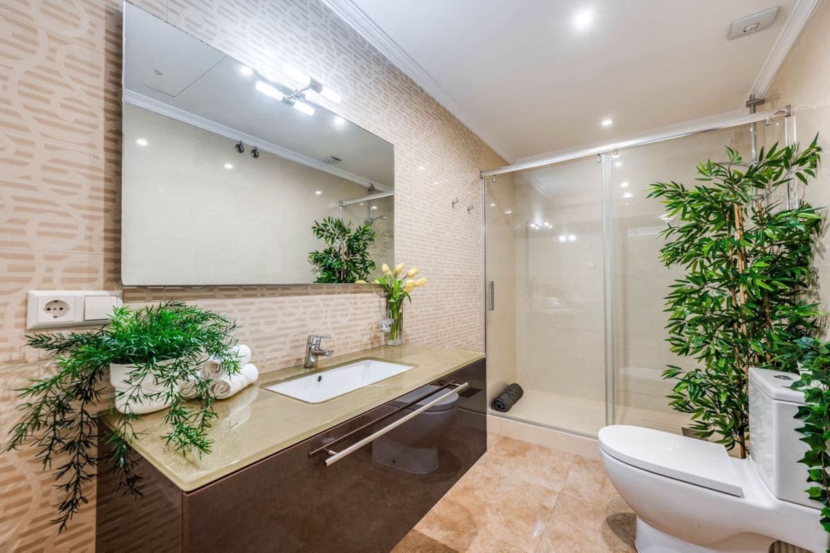 6 bedroom Villa for sale in Marbesa with pool garage - € 2,400,000 (Ref: 9541797)