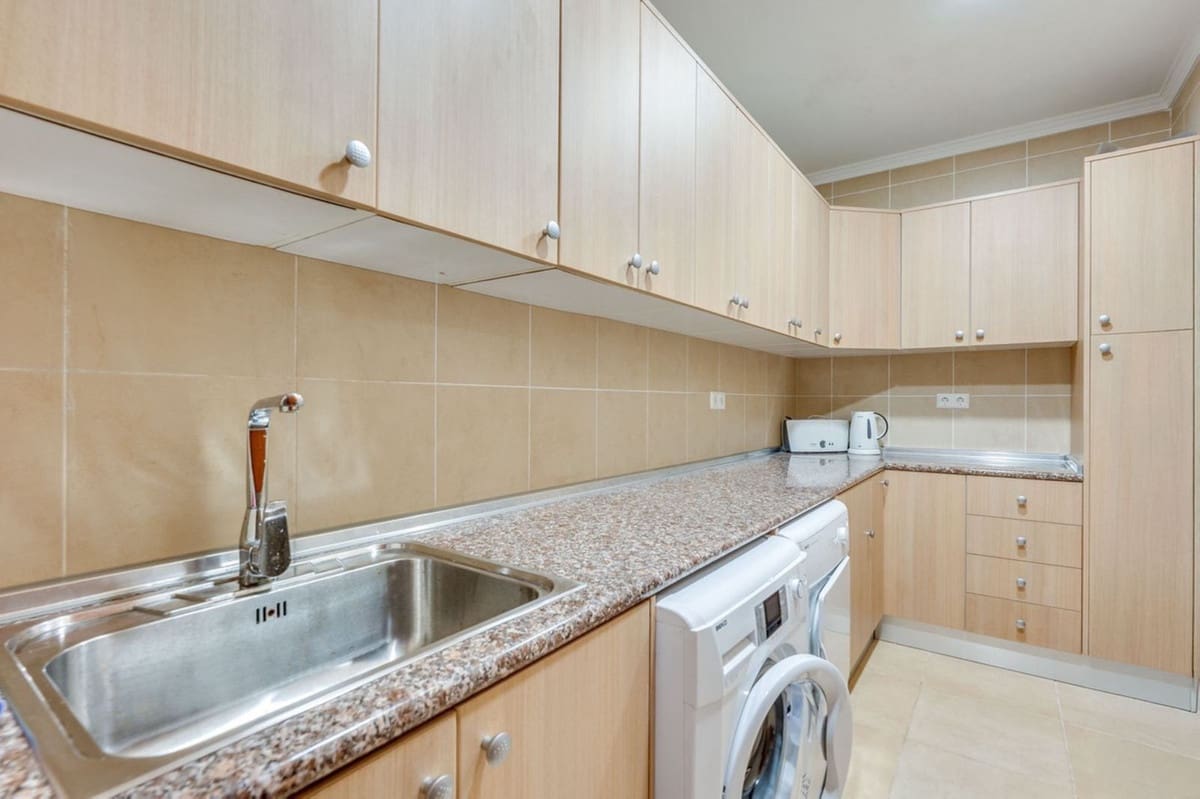 6 bedroom Villa for sale in Marbesa with pool garage - € 2,400,000 (Ref: 9541797)