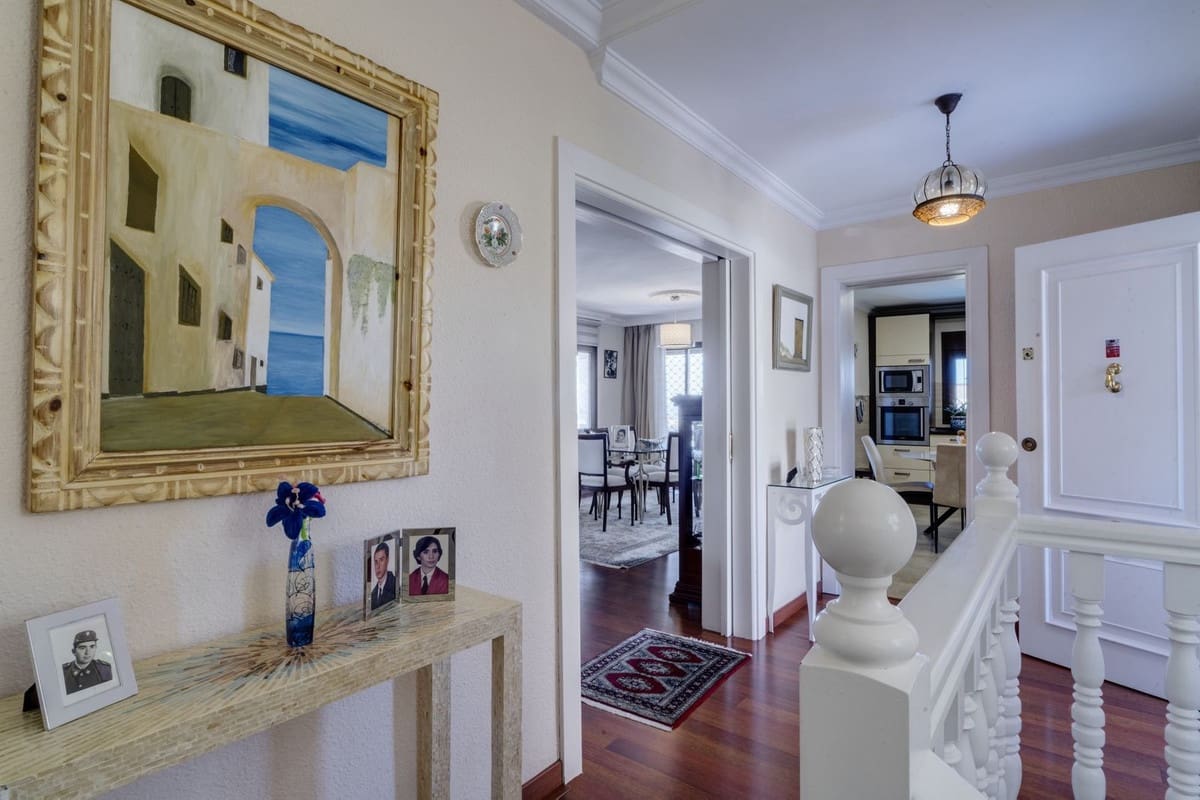 6 quarto Moradia para venda em Marbella com piscina garagem - 1 275 000 € (Ref: 9541799)