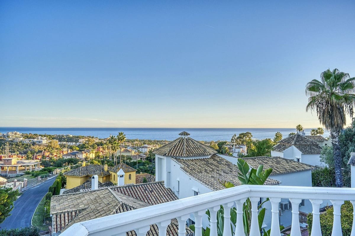 6 bedroom Villa for sale in Marbella with pool garage - € 2,285,000 (Ref: 9541800)