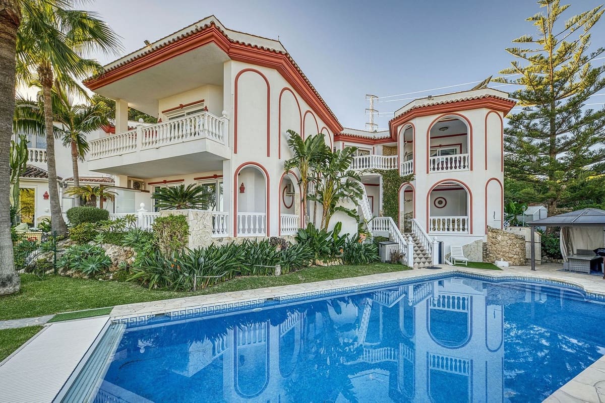 6 bedroom Villa for sale in Marbella with pool garage - € 2,285,000 (Ref: 9541800)