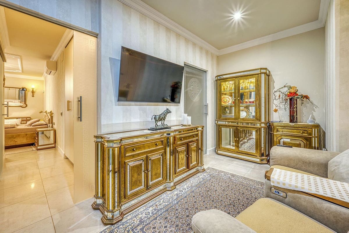 6 bedroom Villa for sale in Marbella with pool garage - € 2,285,000 (Ref: 9541800)