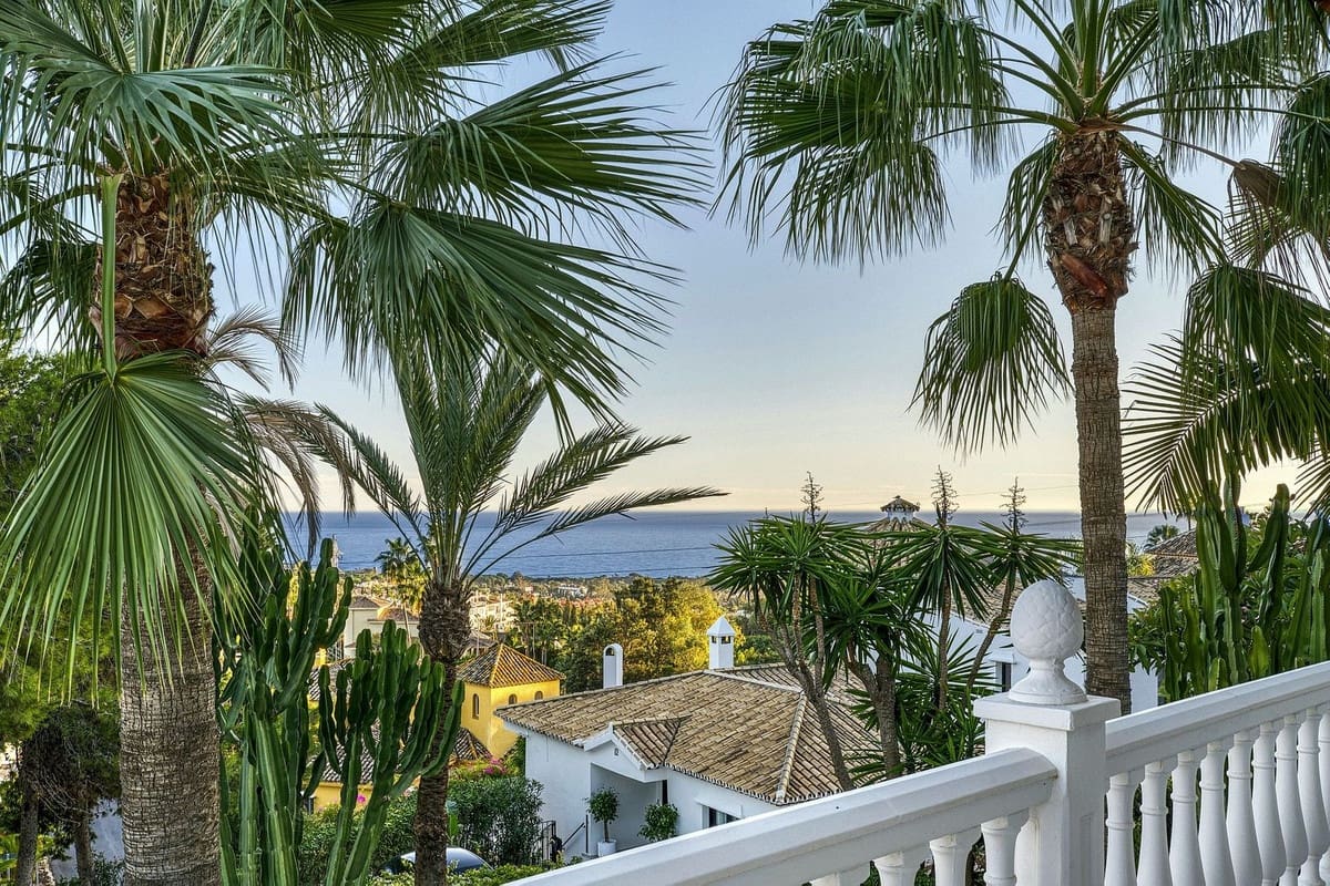 6 bedroom Villa for sale in Marbella with pool garage - € 2,285,000 (Ref: 9541800)