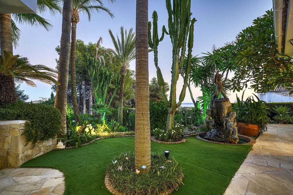 Chalet de 6 habitaciones en Marbella en venta con piscina garaje - 2.285.000 € (Ref: 9541800)