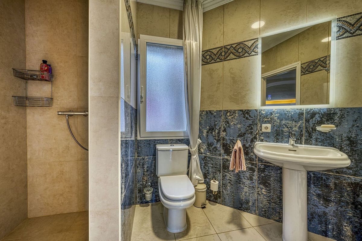 Chalet de 6 habitaciones en Marbella en venta con piscina garaje - 2.285.000 € (Ref: 9541800)