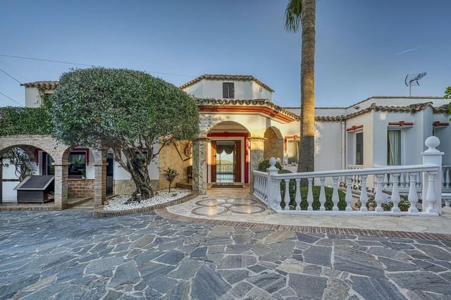 6 soverom Villa til salgs i Hacienda Las Chapas, Marbella med svømmebasseng garasje - € 2 285 000 (Ref: 9541800)