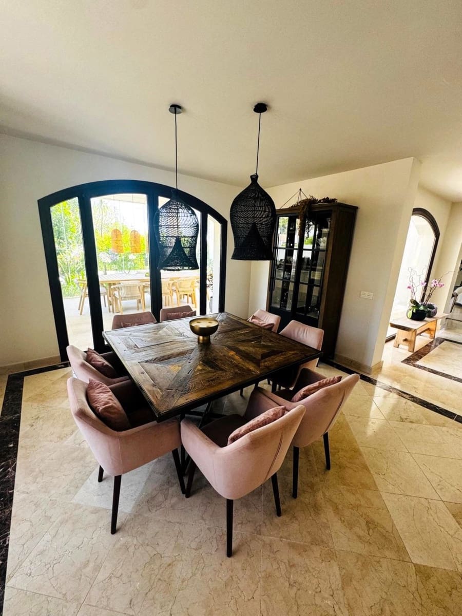 6 soveværelse Villa til salg i Marbella med swimmingpool garage - € 2.850.000 (Ref: 9541801)