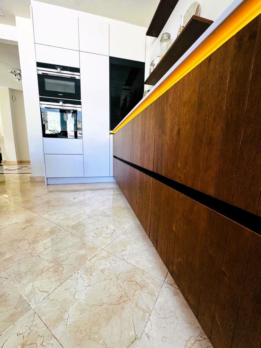 6 soveværelse Villa til salg i Marbella med swimmingpool garage - € 2.850.000 (Ref: 9541801)