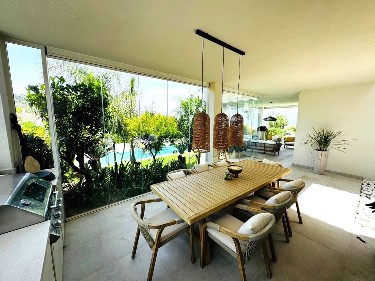 6 soverom Villa til salgs i Marbella med svømmebasseng garasje - € 2 850 000 (Ref: 9541801)