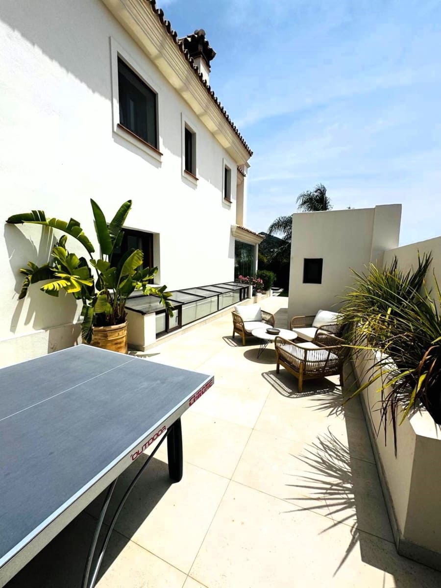 6 soverom Villa til salgs i Marbella med svømmebasseng garasje - € 2 850 000 (Ref: 9541801)