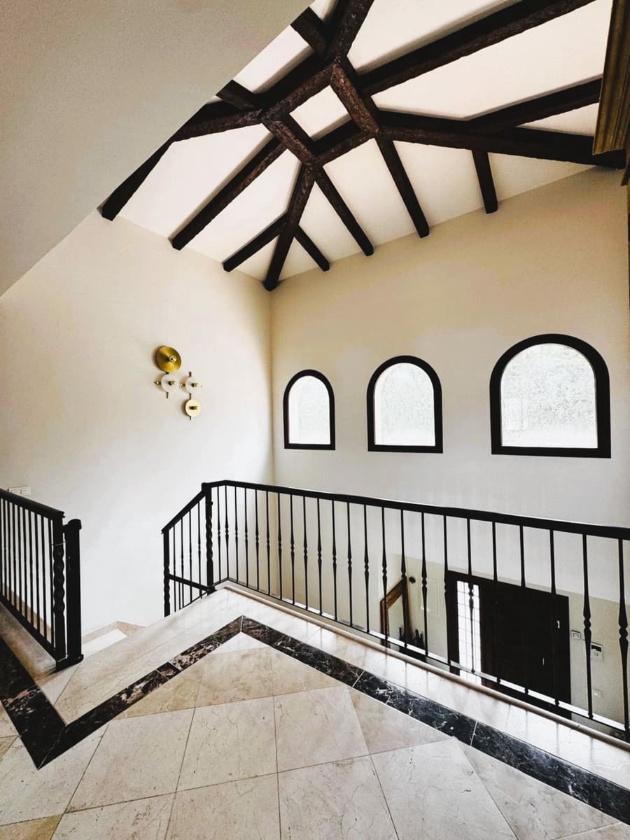 6 bedroom Villa for sale in Marbella with pool garage - € 2,850,000 (Ref: 9541801)