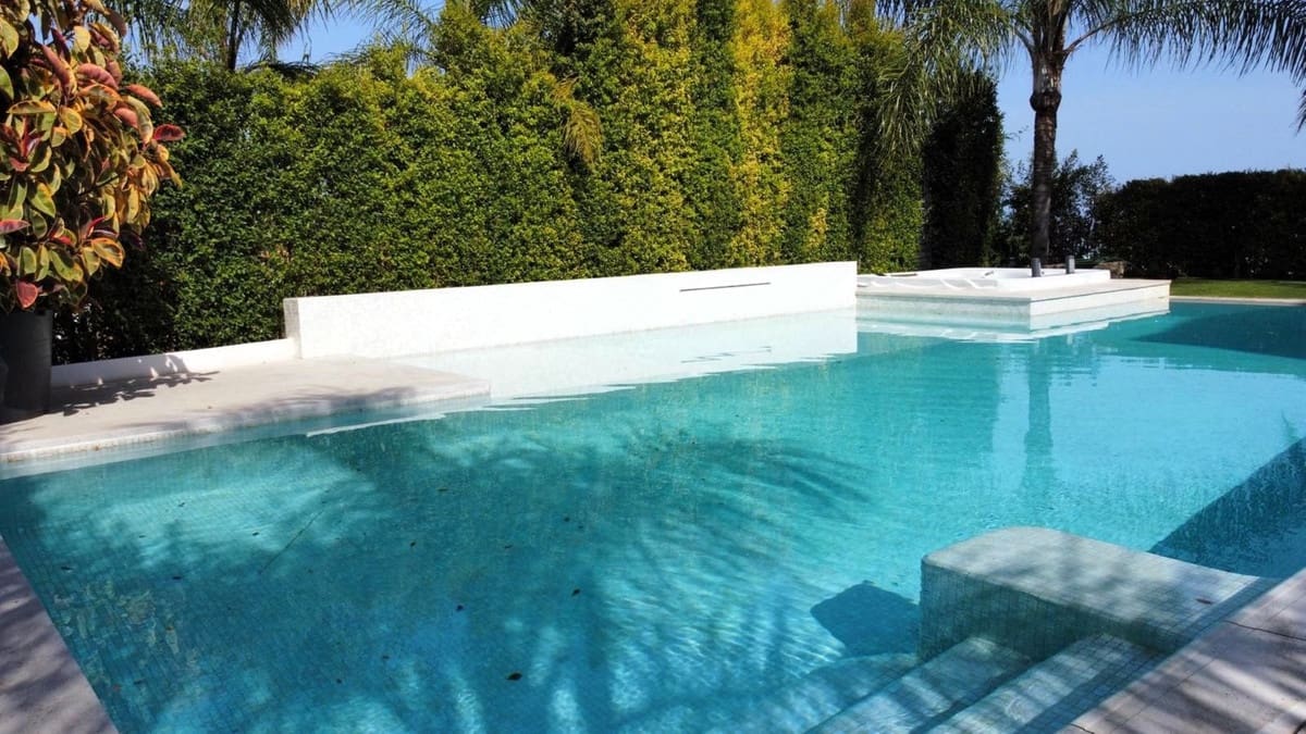 6 bedroom Villa for sale in Marbella with pool garage - € 2,850,000 (Ref: 9541801)