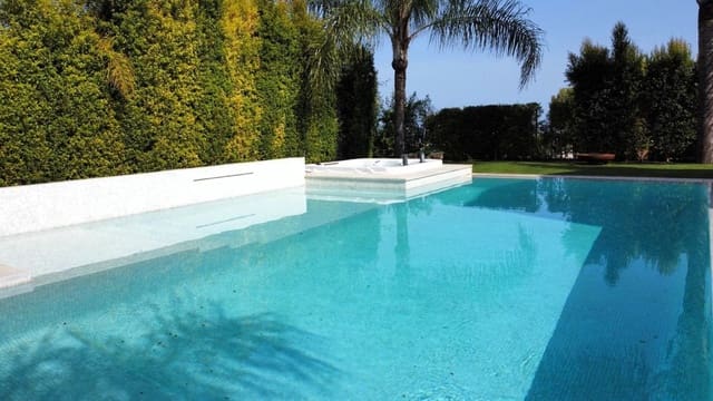 6 soveværelse Villa til salg i Marbella med swimmingpool garage - € 2.850.000 (Ref: 9541801)