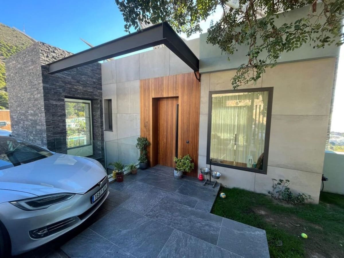 5 sovrum Villa till salu i Benalmadena med pool garage - 1 600 000 € (Ref: 9541804)