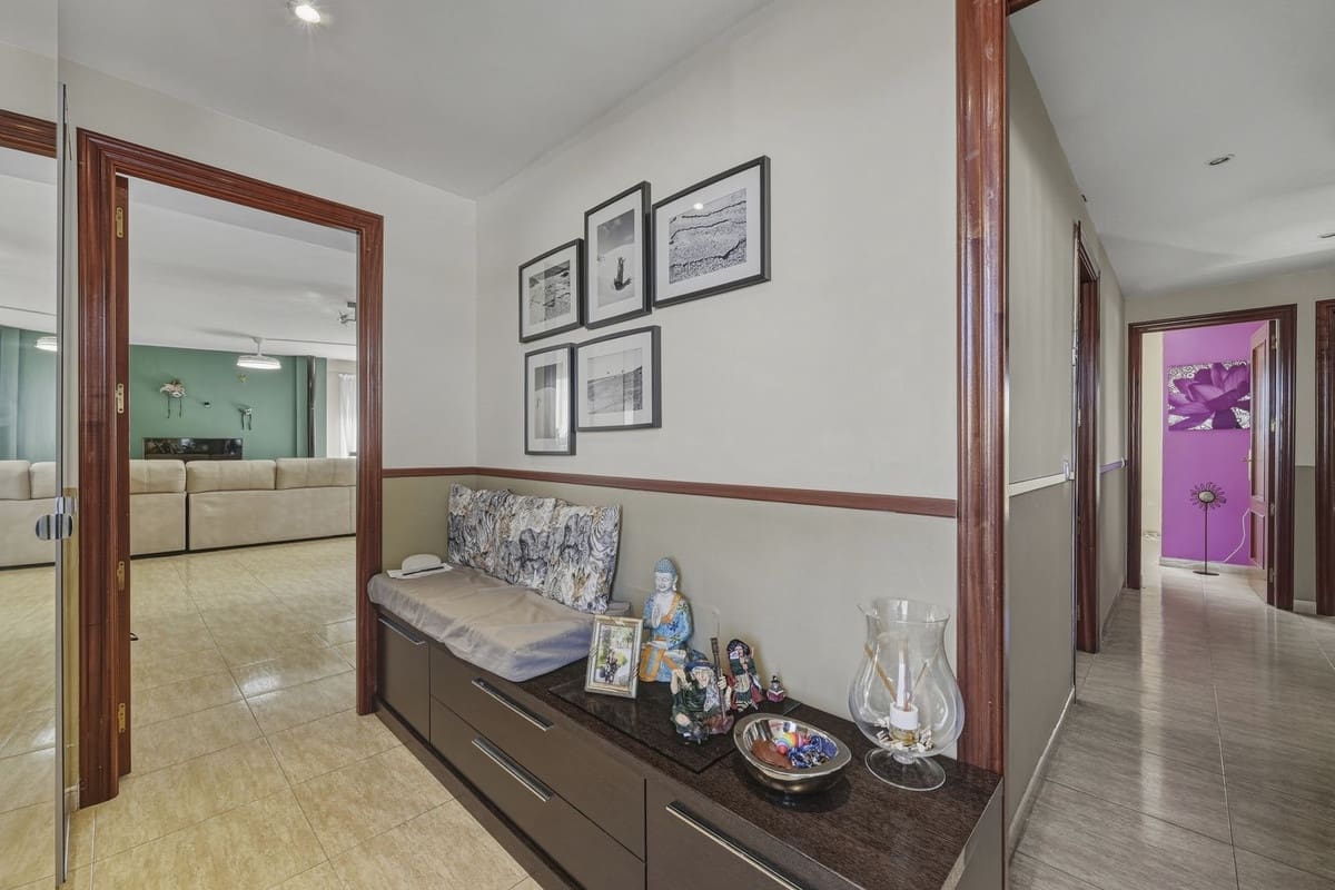 3 bedroom Penthouse for sale in San Pedro de Alcantara with garage - € 699,000 (Ref: 9606748)