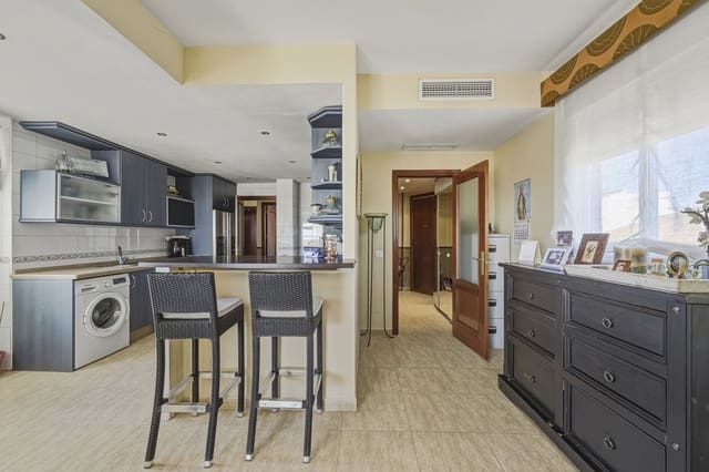 3 makuuhuone Kattohuoneisto myytävänä paikassa San Pedro de Alcantara, Marbella mukana 
autotalli - 699 000 € (Ref: 9606748)