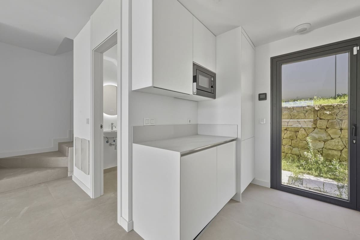 Casa de 3 habitaciones en Atalaya de Rio Verde en venta con piscina garaje - 745.000 € (Ref: 9606883)