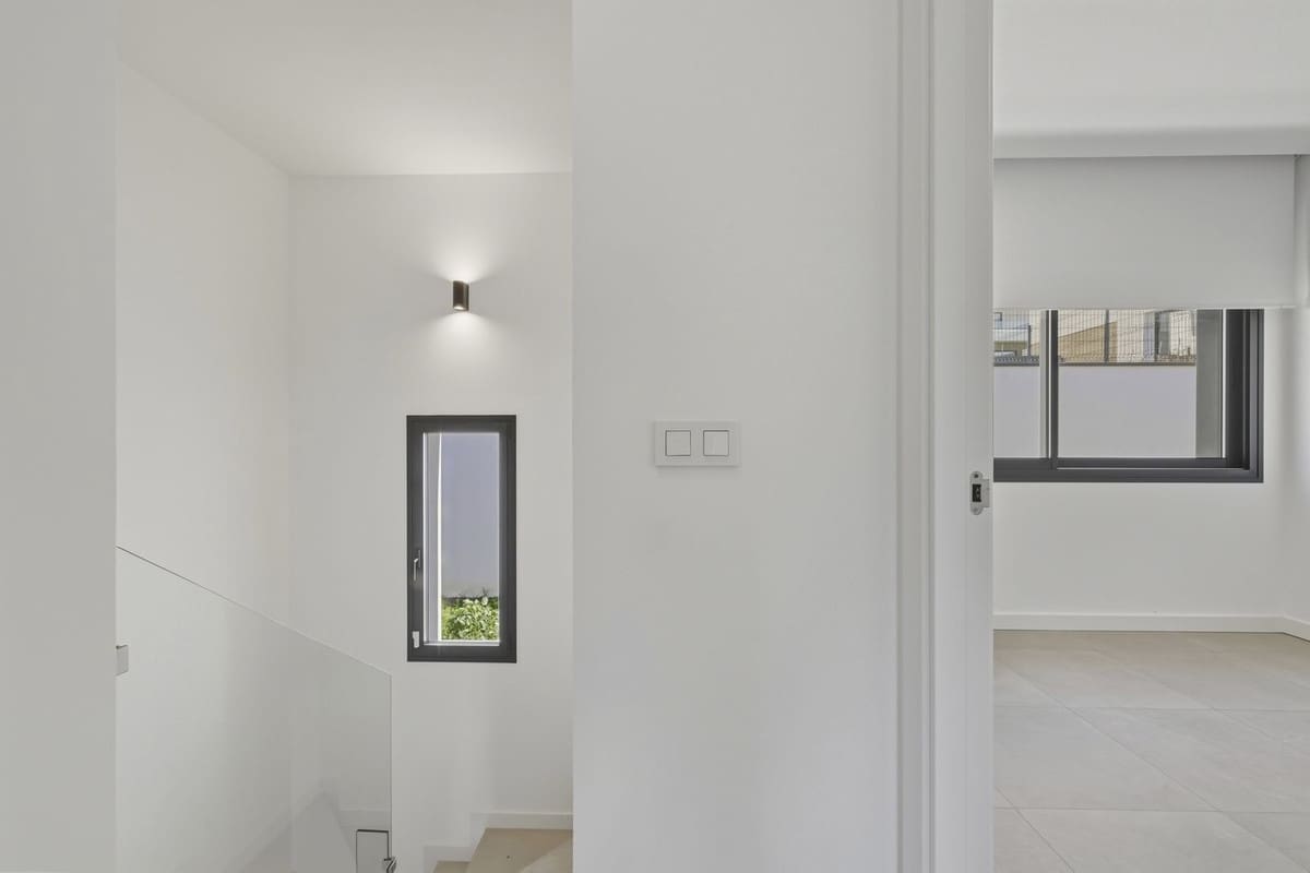 Casa de 3 habitaciones en Atalaya de Rio Verde en venta con piscina garaje - 745.000 € (Ref: 9606883)