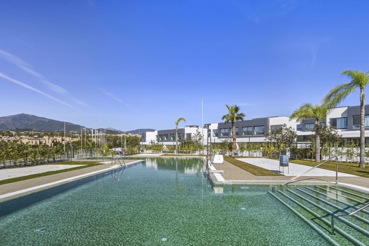 Casa de 3 habitaciones en Atalaya de Rio Verde en venta con piscina garaje - 745.000 € (Ref: 9606883)