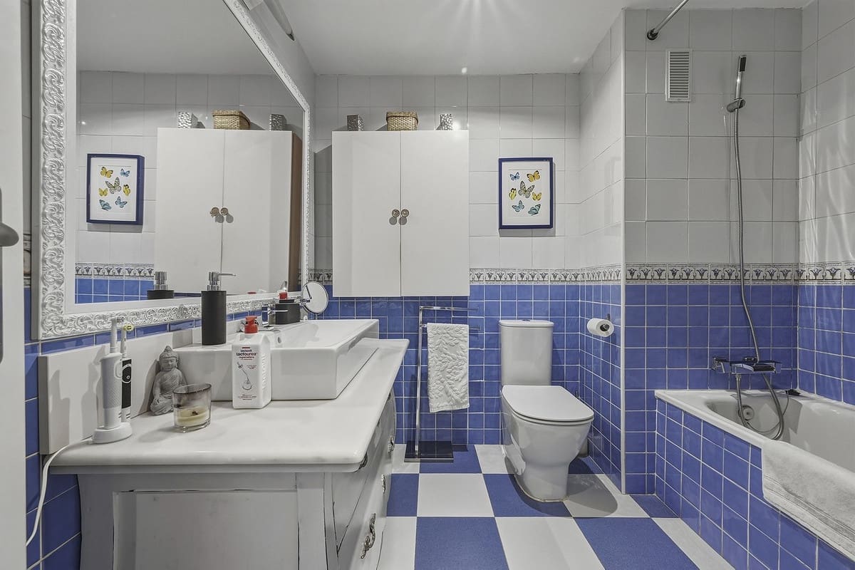 2 bedroom Apartment for sale in La Reserva with pool garage - € 382,000 (Ref: 9610215)