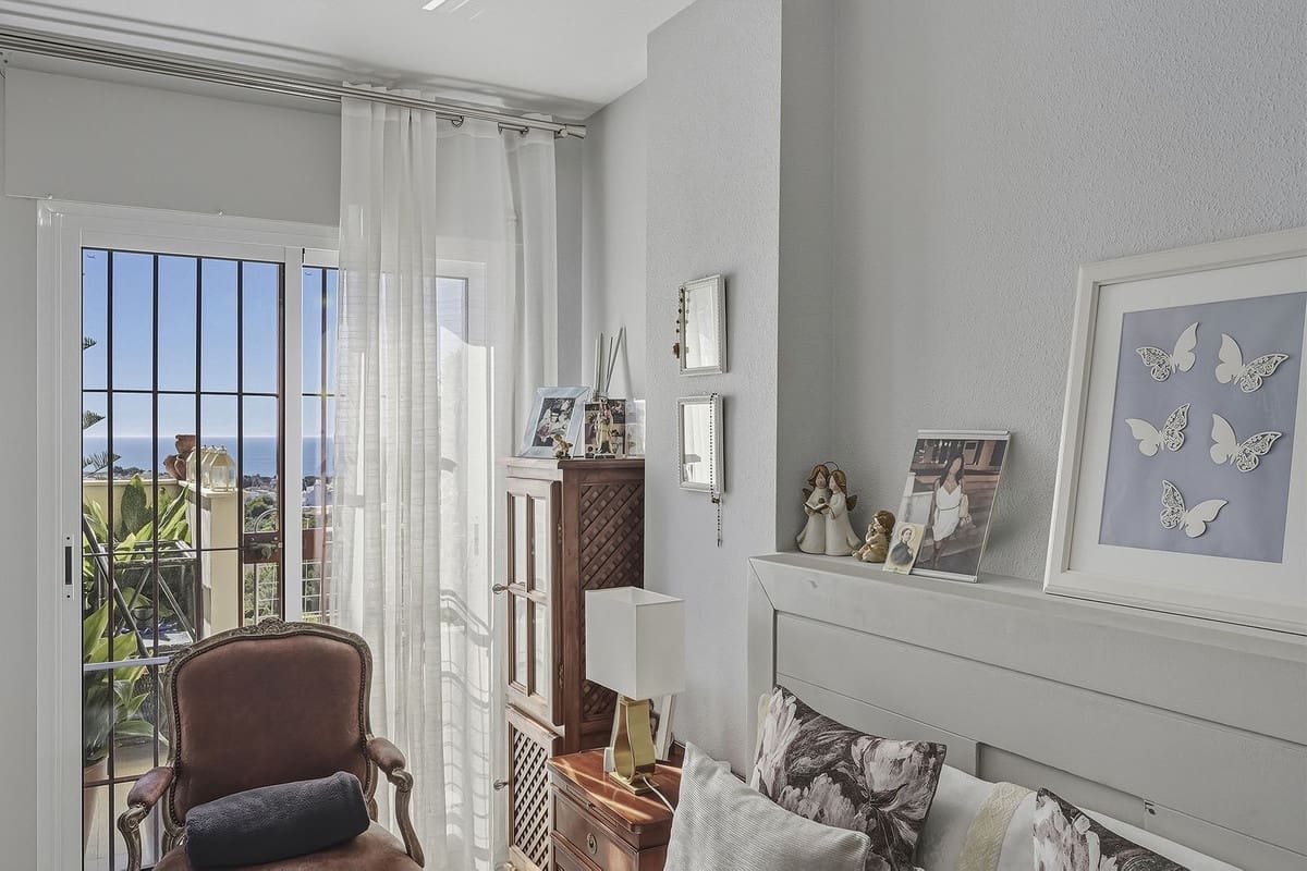 2 soveværelse Lejlighed til salg i La Reserva med swimmingpool garage - € 376.000 (Ref: 9610215)