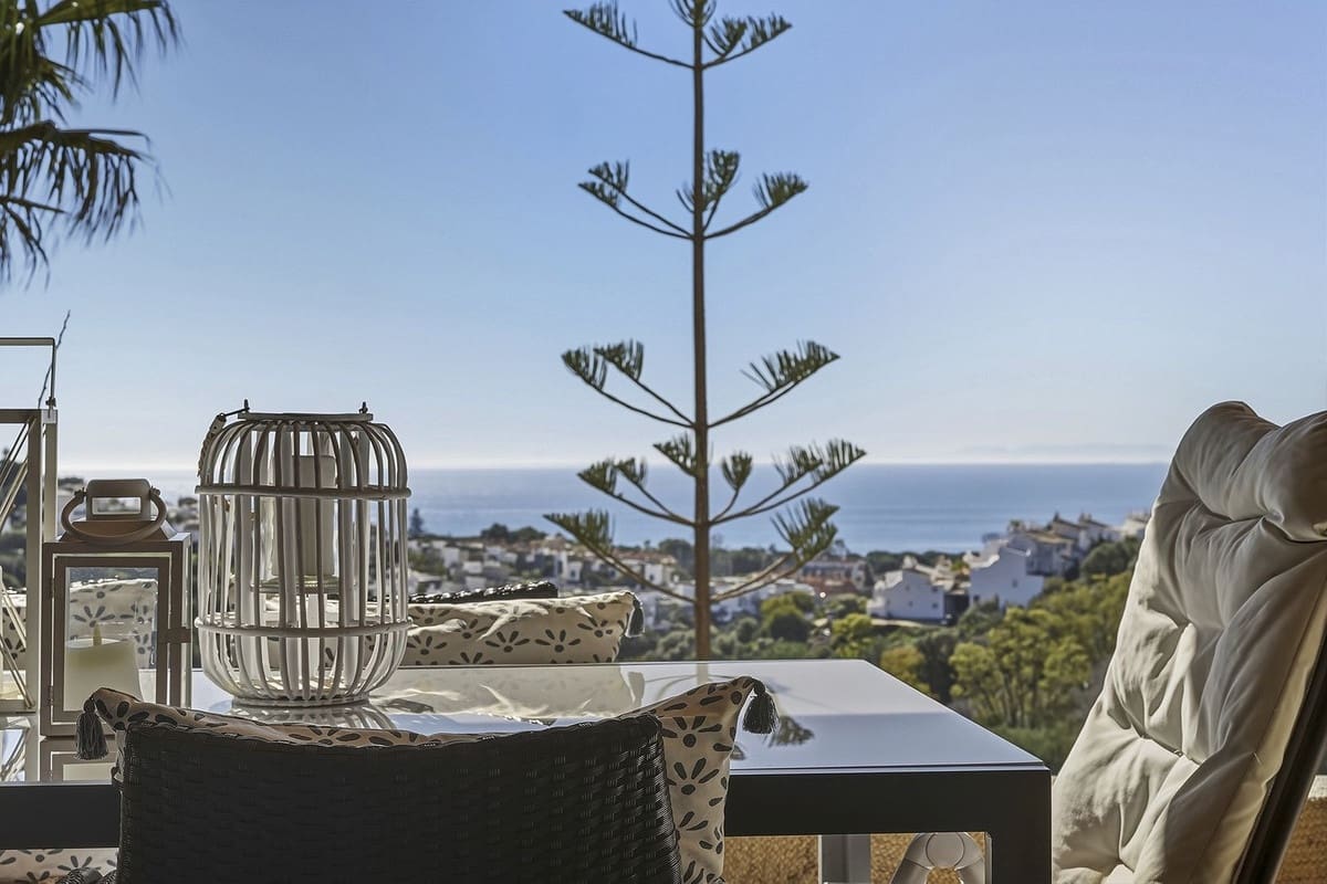 2 soveværelse Lejlighed til salg i La Reserva med swimmingpool garage - € 376.000 (Ref: 9610215)