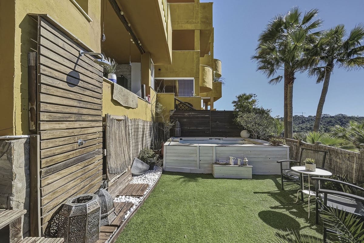 2 Zimmer Apartment zu verkaufen in La Reserva mit Pool Garage - 360.000 € (Ref: 9610215)
