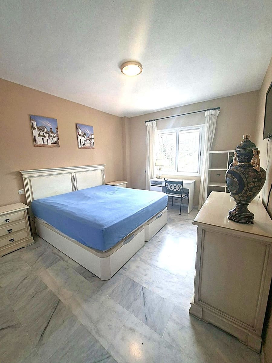 2 soveværelse Lejlighed til salg i La Reserva med swimmingpool garage - € 350.000 (Ref: 9614229)