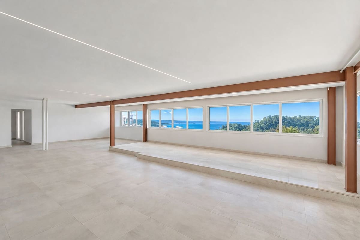 5 bedroom Penthouse for sale in Marbella - € 2,000,000 (Ref: 9657003)