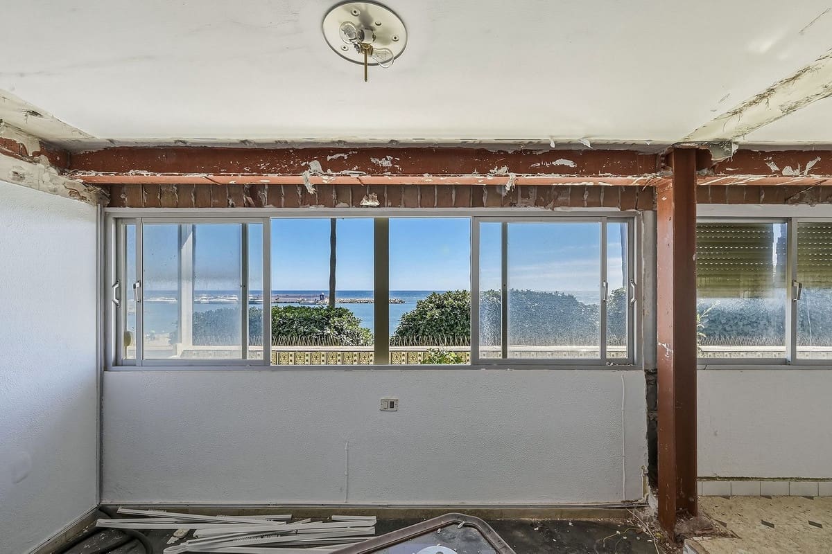 5 bedroom Penthouse for sale in Marbella - € 2,000,000 (Ref: 9657003)