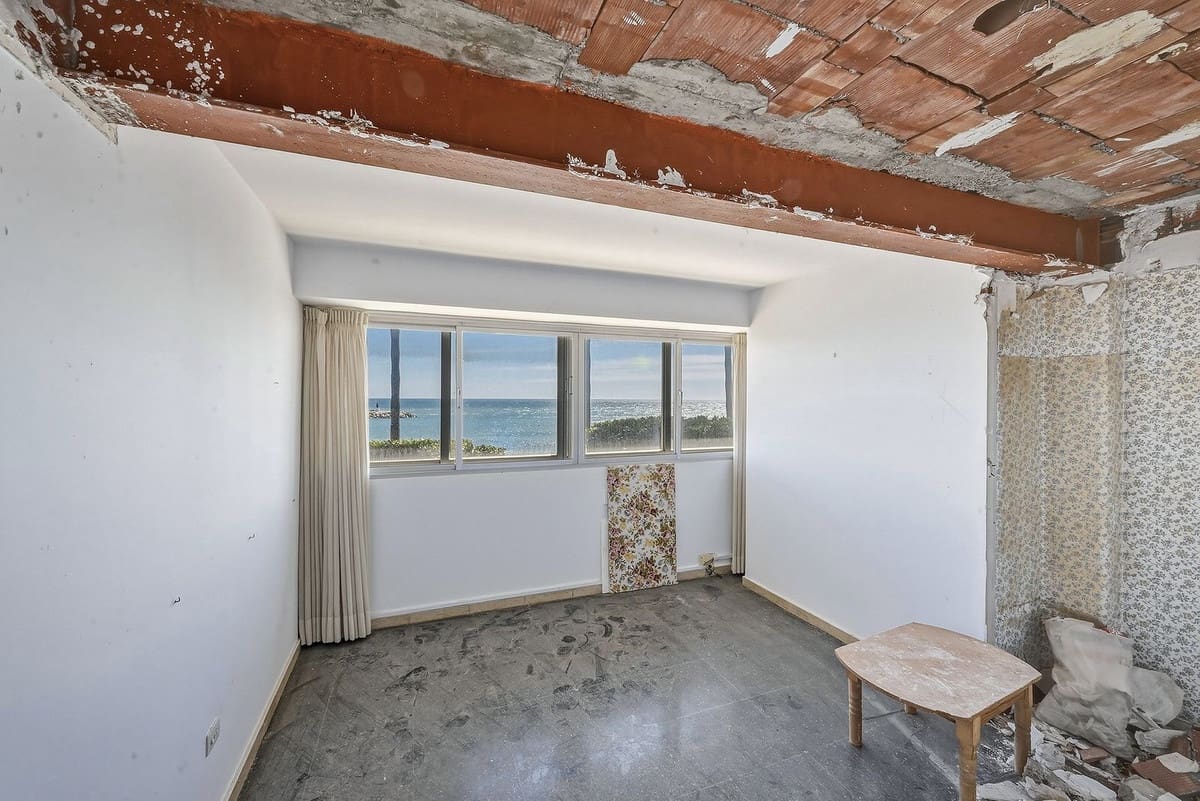 5 bedroom Penthouse for sale in Marbella - € 2,000,000 (Ref: 9657003)