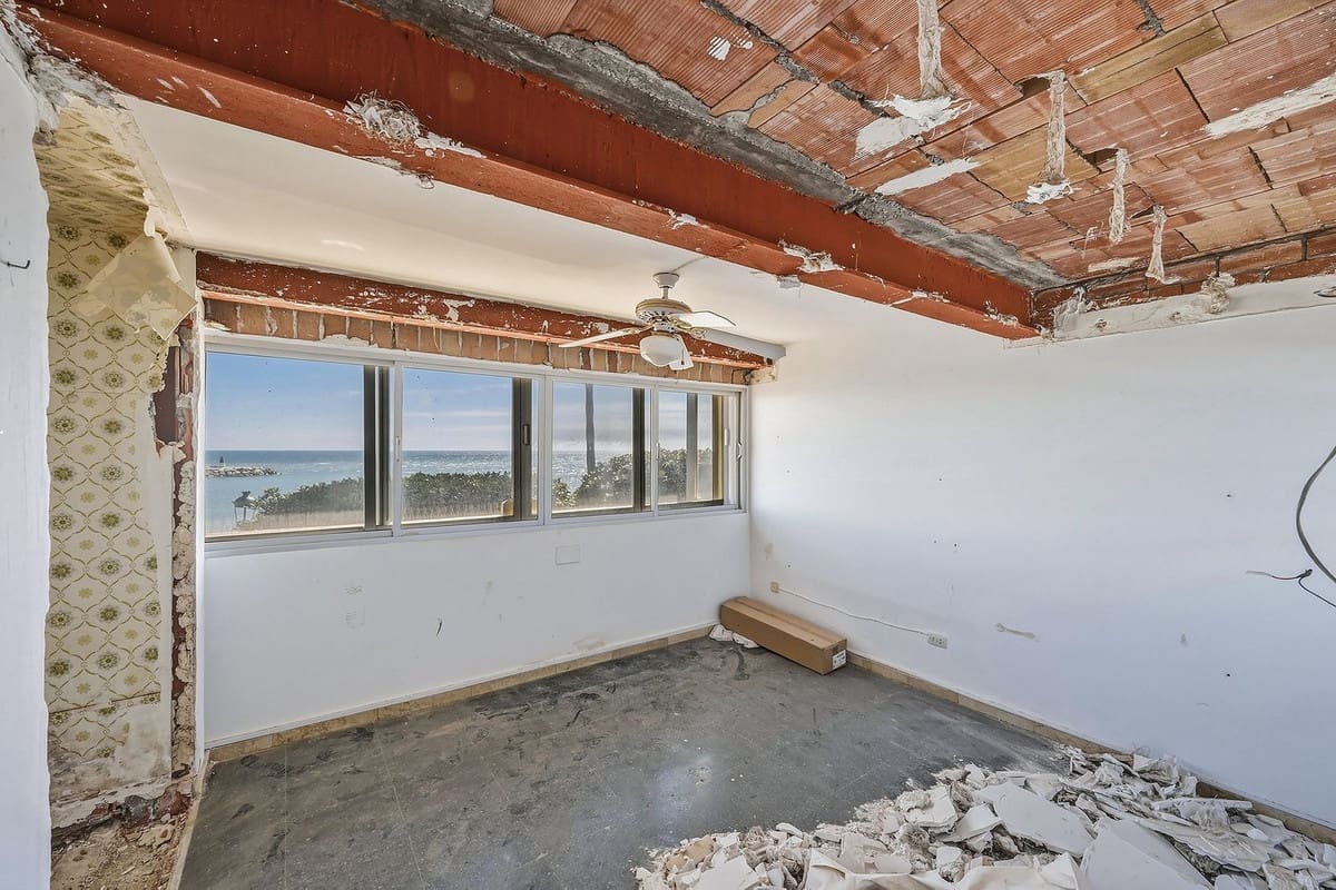 5 bedroom Penthouse for sale in Marbella - € 2,000,000 (Ref: 9657003)