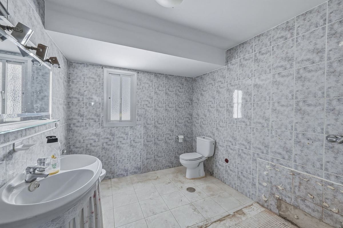 5 bedroom Penthouse for sale in Marbella - € 2,000,000 (Ref: 9657003)