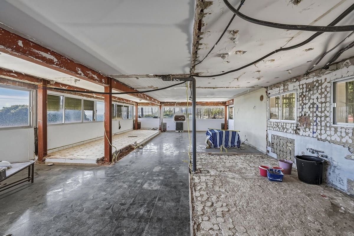 5 bedroom Penthouse for sale in Marbella - € 2,000,000 (Ref: 9657003)