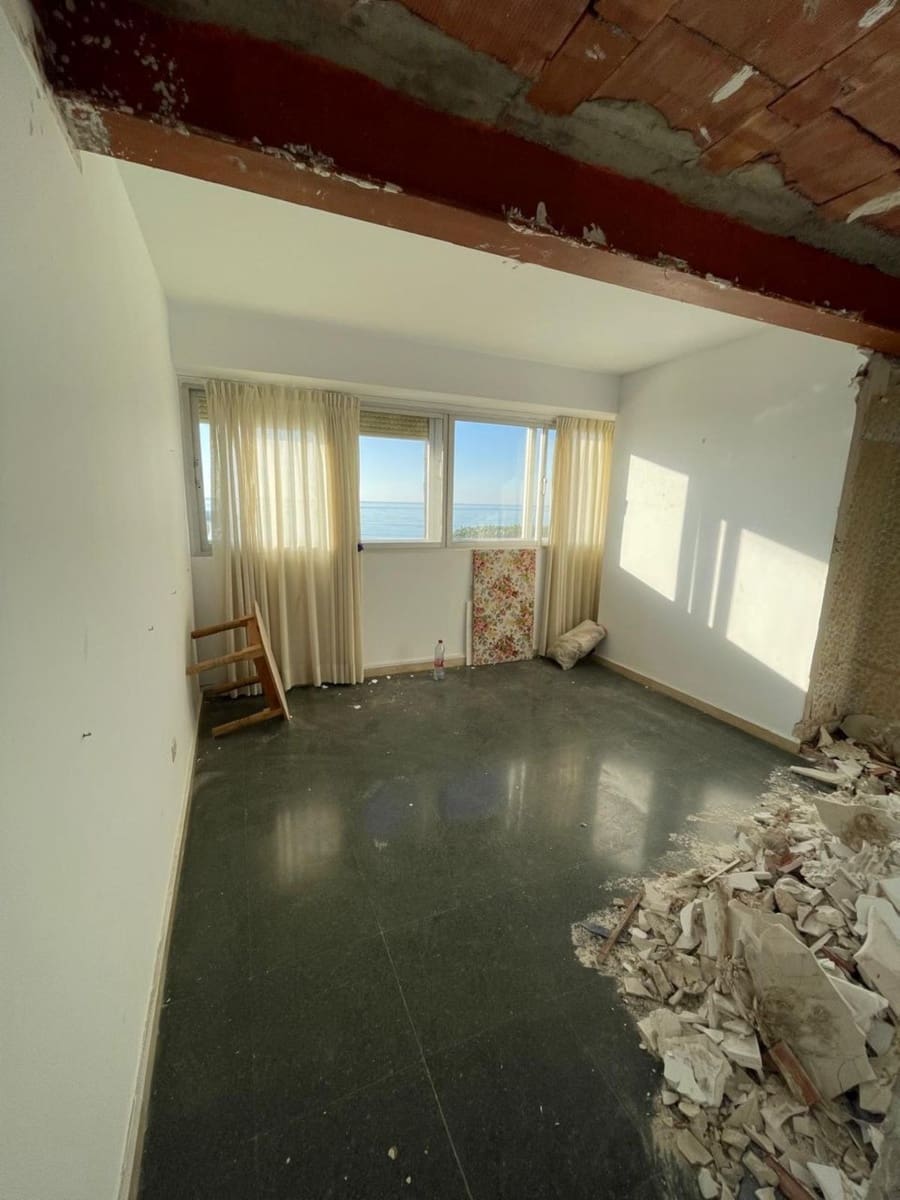 5 bedroom Penthouse for sale in Marbella - € 2,000,000 (Ref: 9657003)