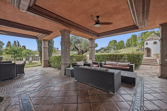 4 quarto Moradia para venda em Las Chapas, Marbella com piscina garagem - 2 495 000 € (Ref: 9665562)