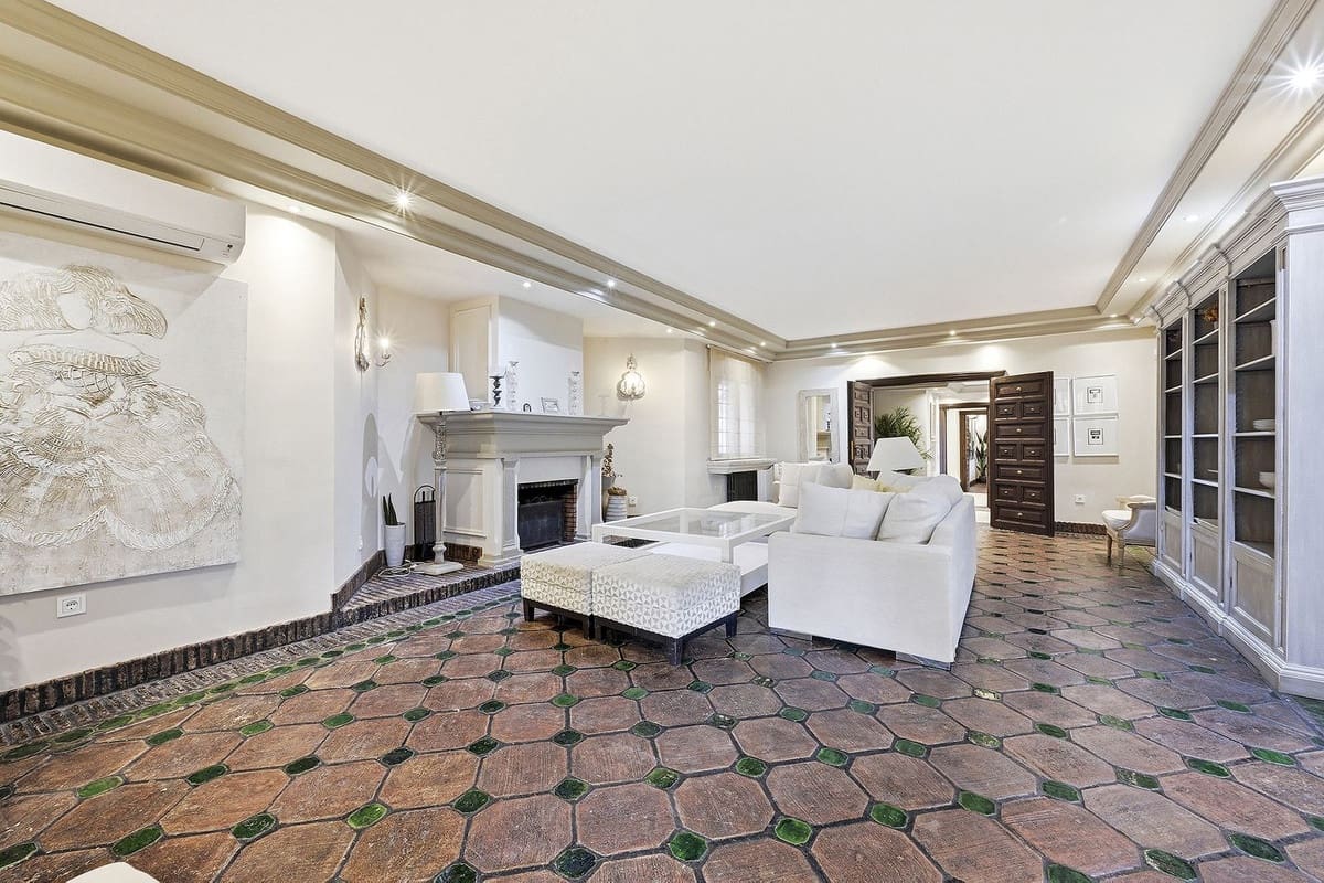 4 soveværelse Villa til salg i Las Chapas med swimmingpool garage - € 2.495.000 (Ref: 9665562)