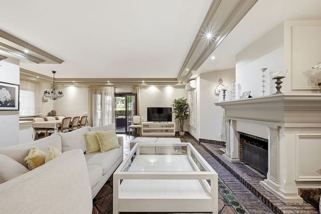 4 quarto Moradia para venda em Las Chapas, Marbella com piscina garagem - 2 495 000 € (Ref: 9665562)