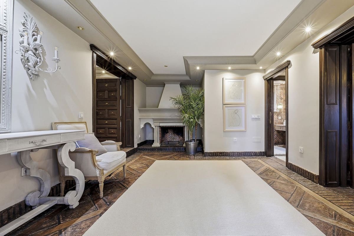 4 soveværelse Villa til salg i Las Chapas med swimmingpool garage - € 2.495.000 (Ref: 9665562)