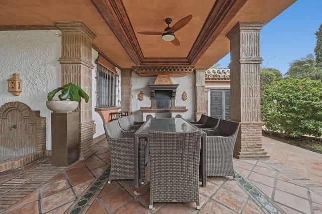 4 quarto Moradia para venda em Las Chapas, Marbella com piscina garagem - 2 495 000 € (Ref: 9665562)